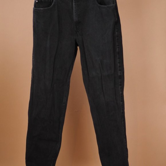 Loose Fit Black Levis - Picture 2 of 7